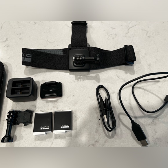 HERO 11 Black Go Pro and Accessories Bundle - Picture 2 of 6